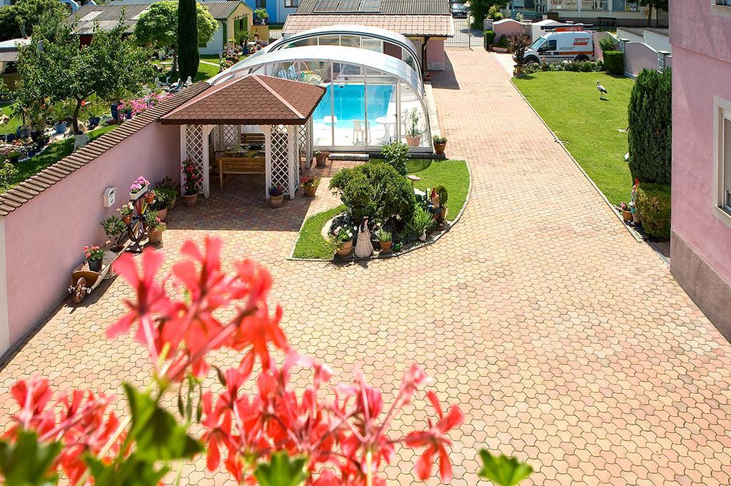 Arkadenhaus Steiner Bed and Breakfast Podersdorf am See Buitenkant foto